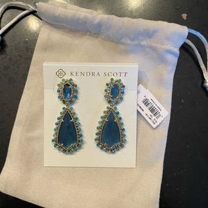 Brand new never worn Kendra Scott earrings